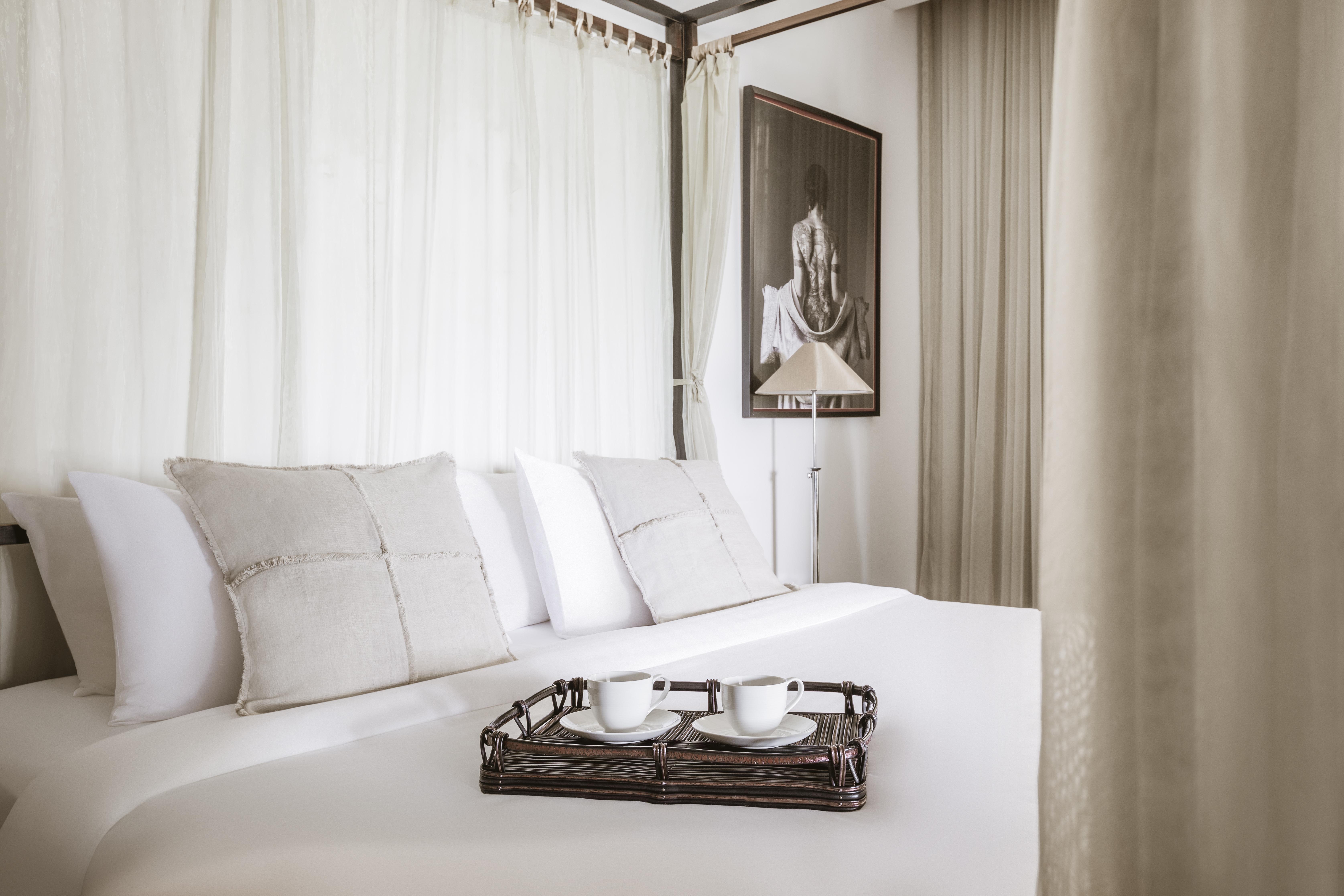 The Pavilions Phuket (Adults Only) Bang Tao Beach  Zewnętrze zdjęcie A bedroom at the Mandarin Oriental, Bangkok